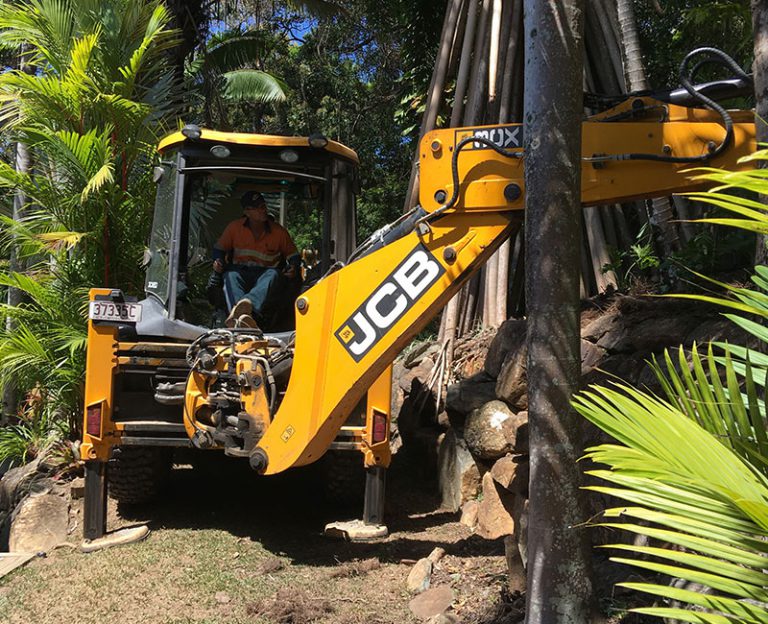 Heath's Excavations machinery photo 4